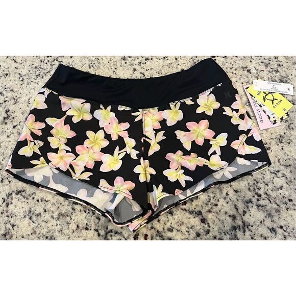 Hurley Women's Standard 2.5" Soft Waistband Boardshort - Picture 3 of 7